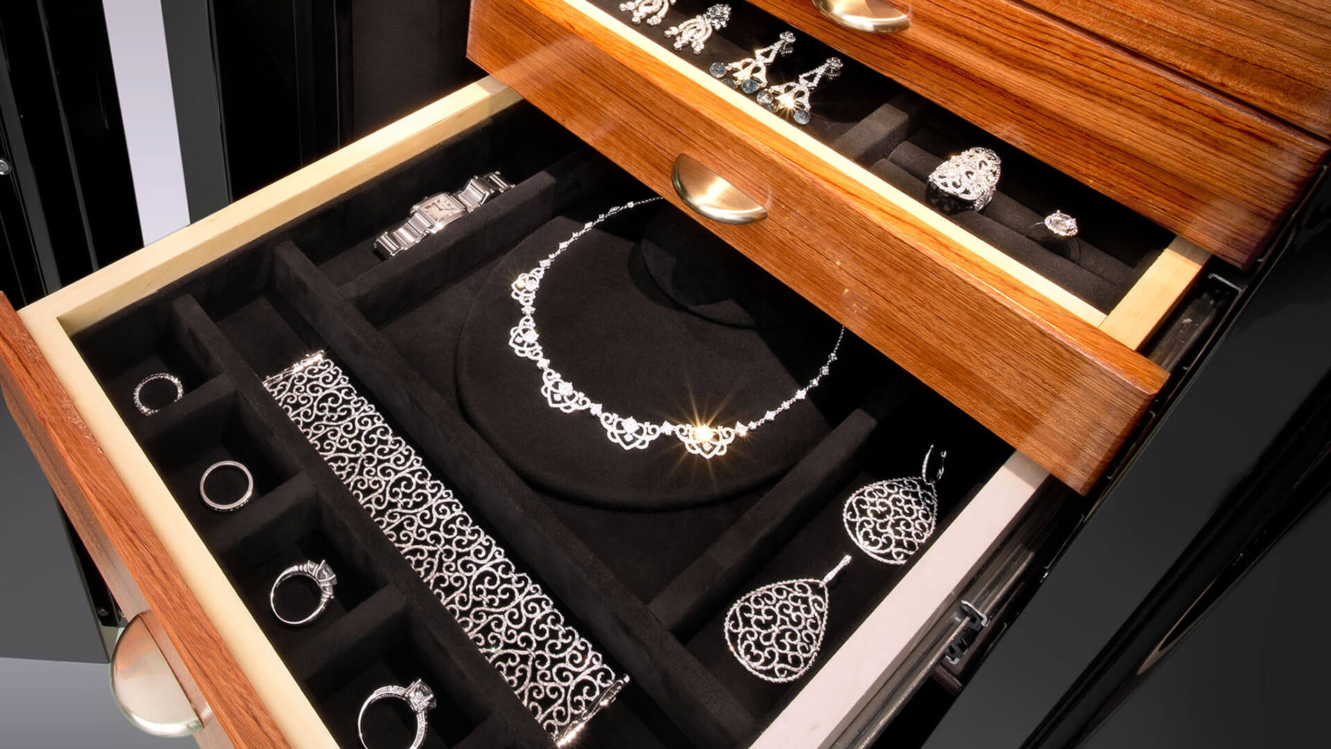 creative Ideas to store jewelry in a drawer oh precious