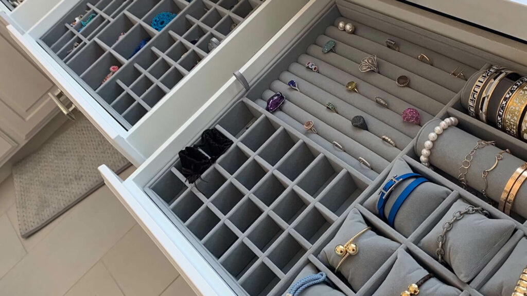 how to store jewelry in a chest of drawer
