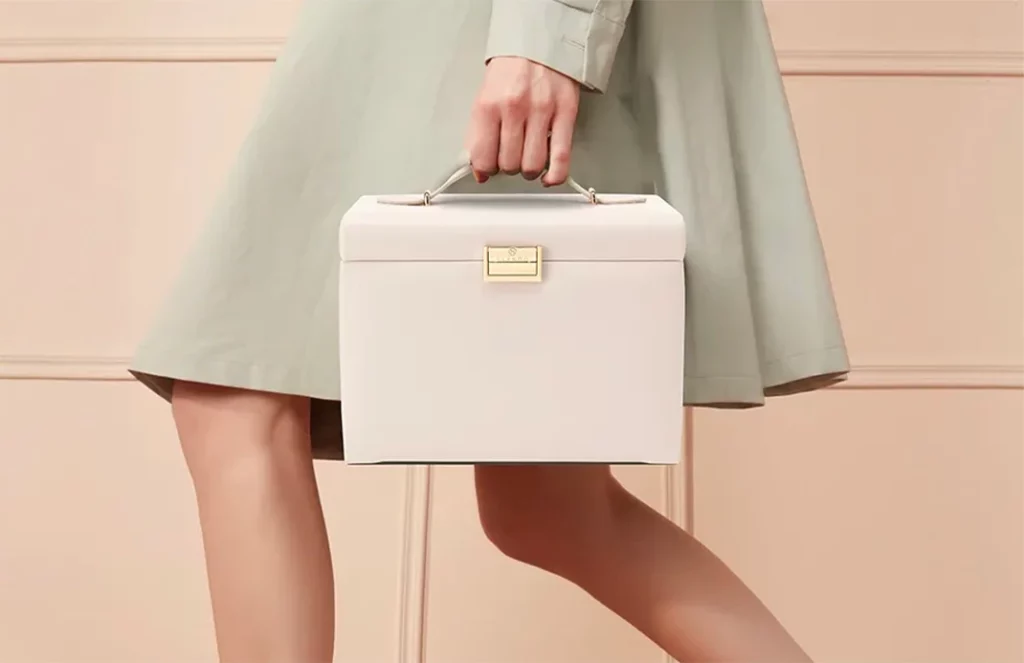 Portable jewelry box organizer with handle, elegant and practical design for women