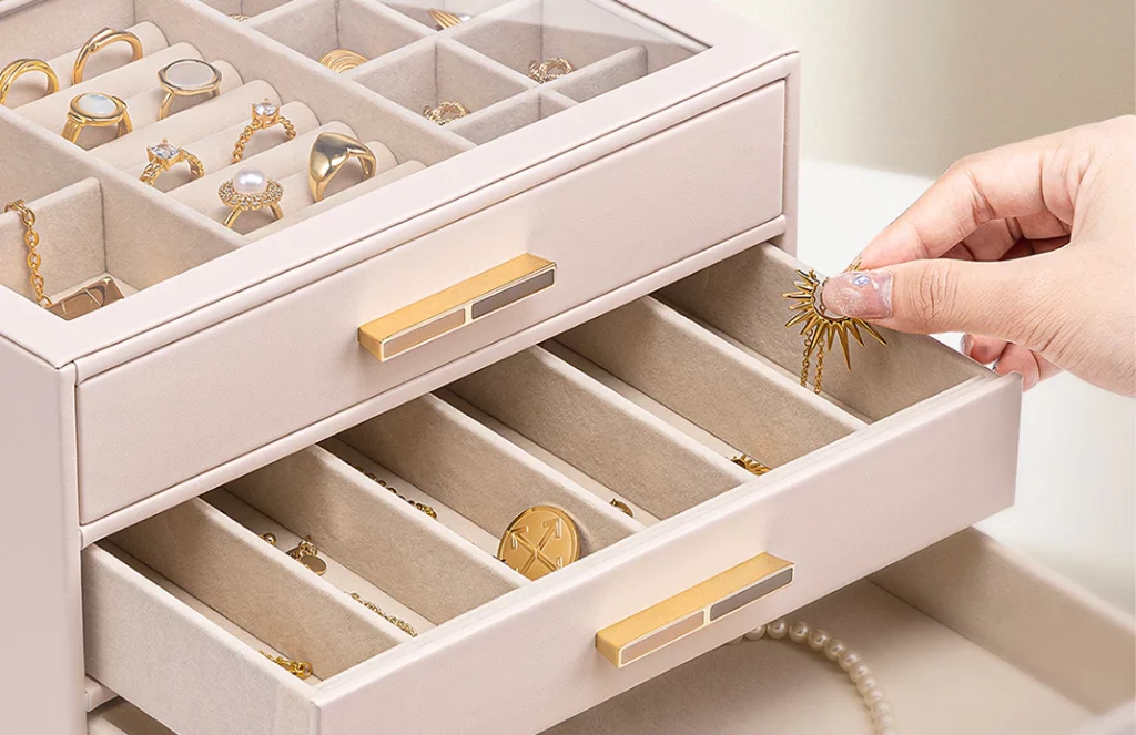 build-quality-stitching-smooth-drawers-4-drawer-Oh-Precious