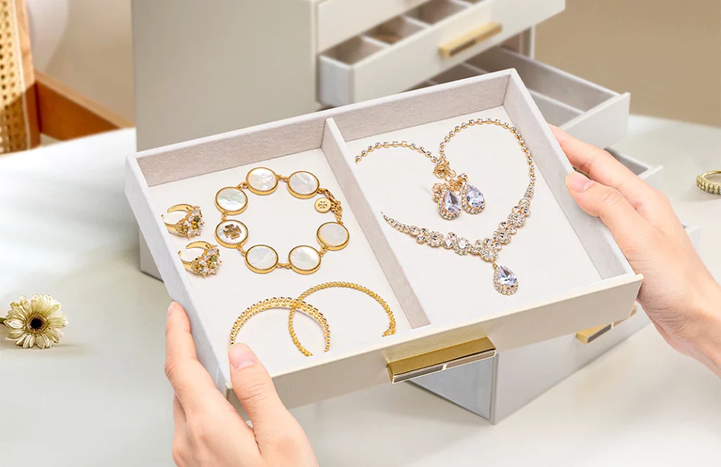 Close-up of stitching and smooth drawer glide on a 6-drawer organizer